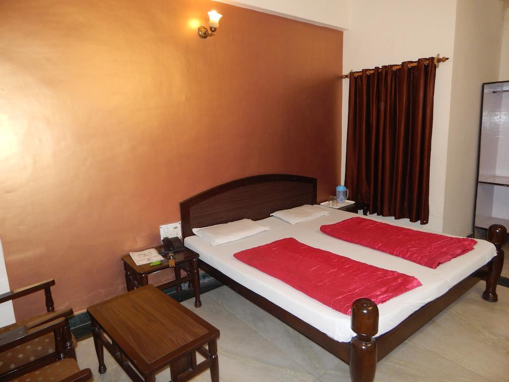 Hotel Chitra Heritage Haridwār Zimmer foto