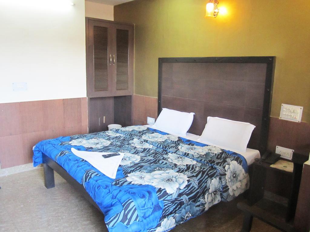 Hotel Chitra Heritage Haridwār Zimmer foto
